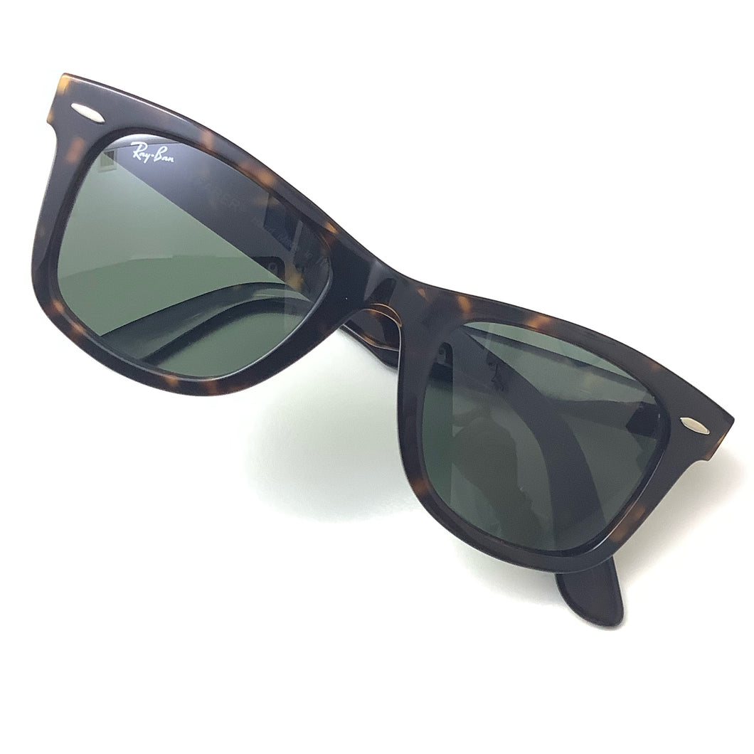 Occhiale da sole Ray-Ban modello Wayfarer