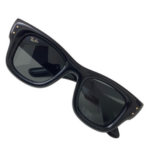 Carica l'immagine nel visualizzatore di Gallery, Occhiale da sole Ray-Ban 4940
