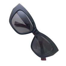 Carica l'immagine nel visualizzatore di Gallery, Occhiale da sole Gucci Gg1844SA
