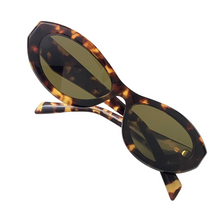 Carica l'immagine nel visualizzatore di Gallery, Occhiale da sole Prada 26ZS
